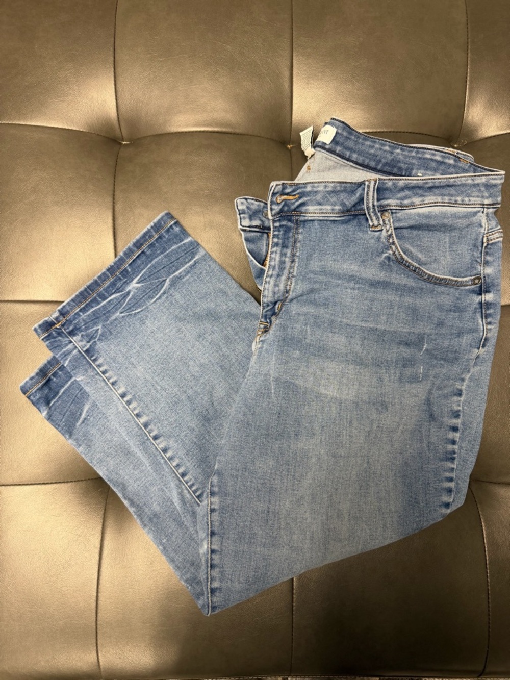 Light Wash Blue capris